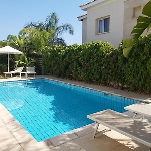 https://anthorina-villa-5.protaras-cy-hotels.com