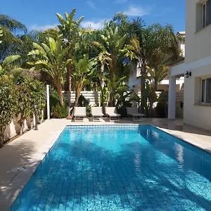 https://anthorina-21.protaras-cy-hotels.com