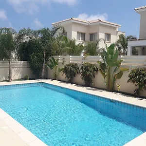 https://anthorina-villa-6.protaras-cy-hotels.com